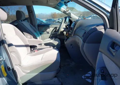 2008 Toyota Sienna Le z USA, uszkodzony, nr VIN 5TDZK23C48S128396